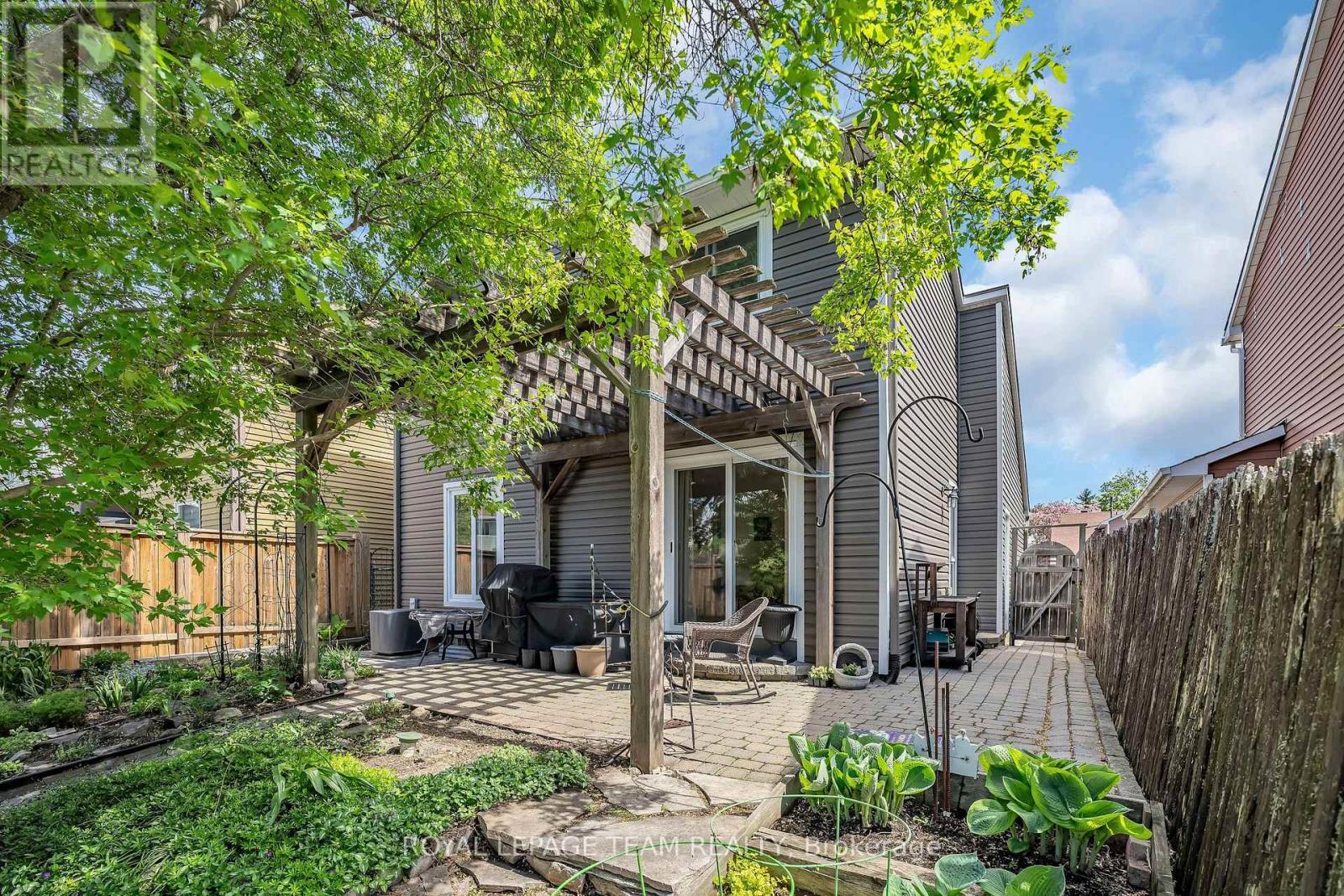 99 Melanie Crescent, Ottawa, ON