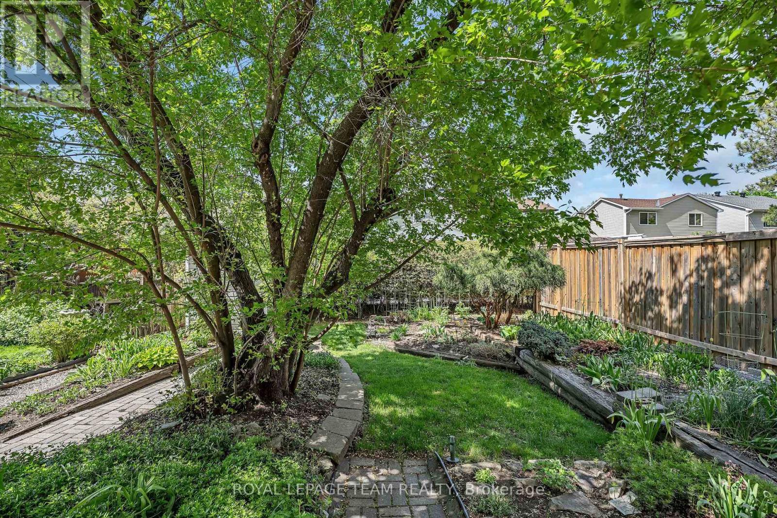 99 Melanie Crescent, Ottawa, ON