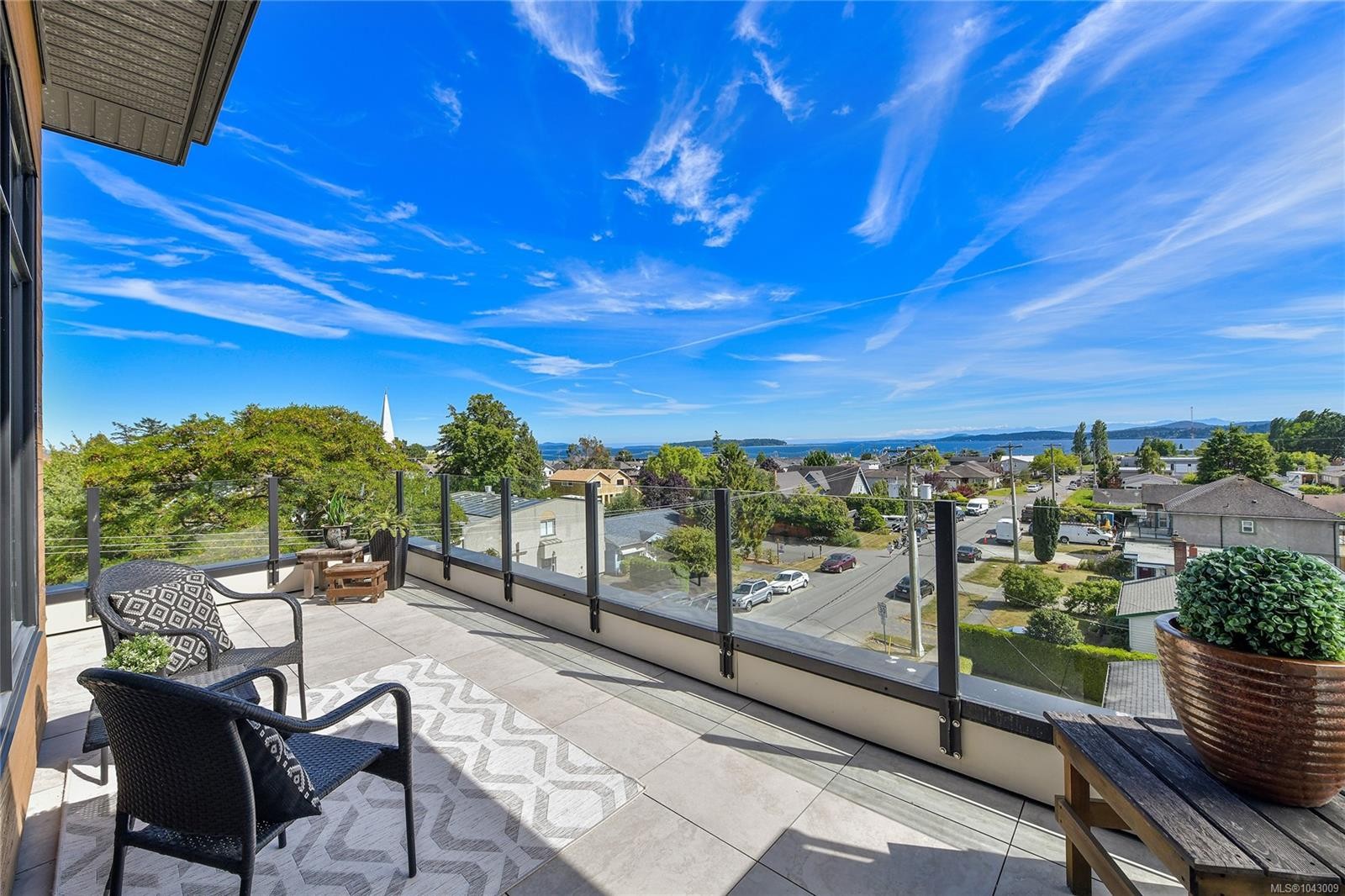 #401-9710 Fourth St, Sidney, BC