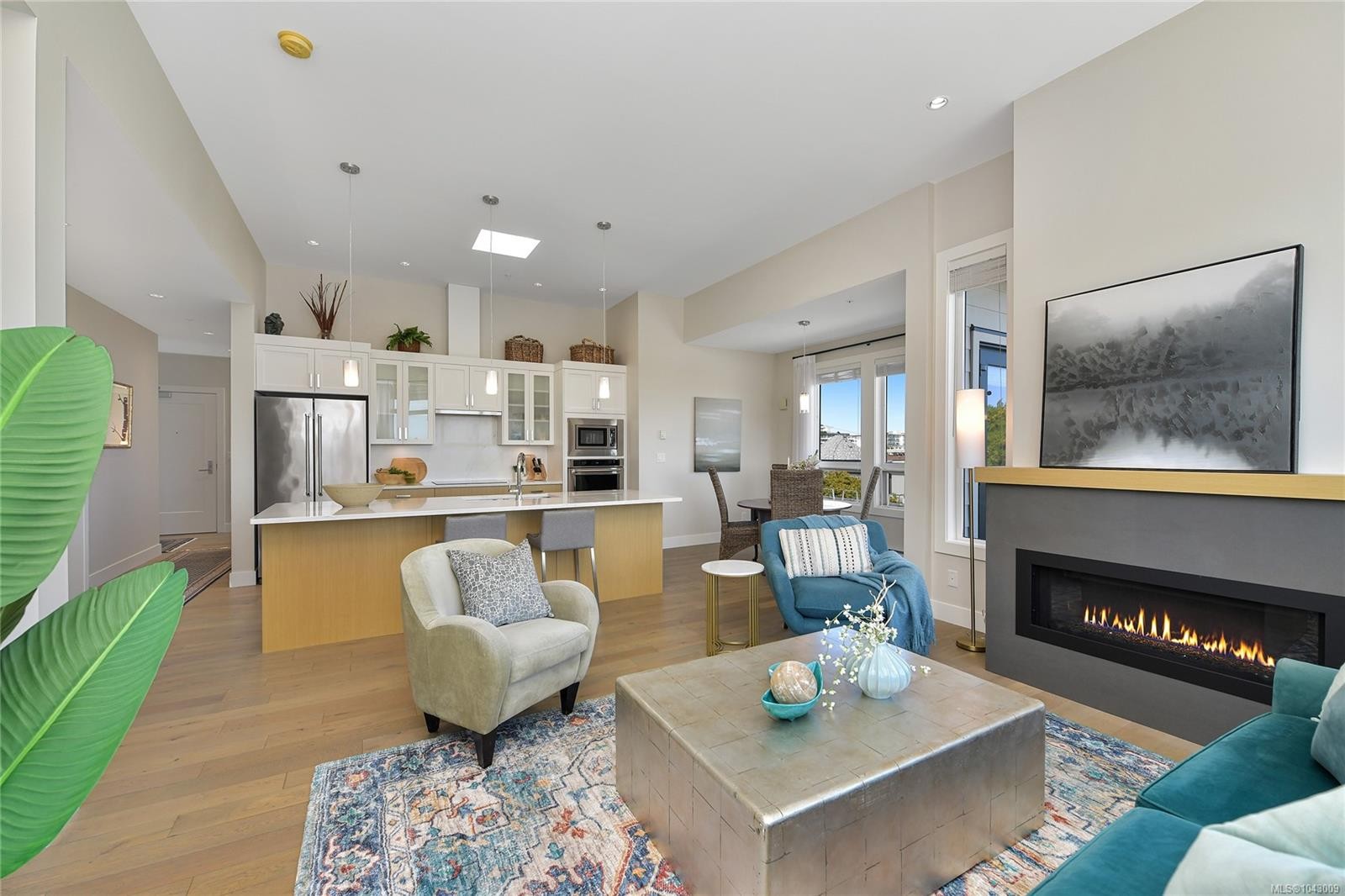 #401-9710 Fourth St, Sidney, BC