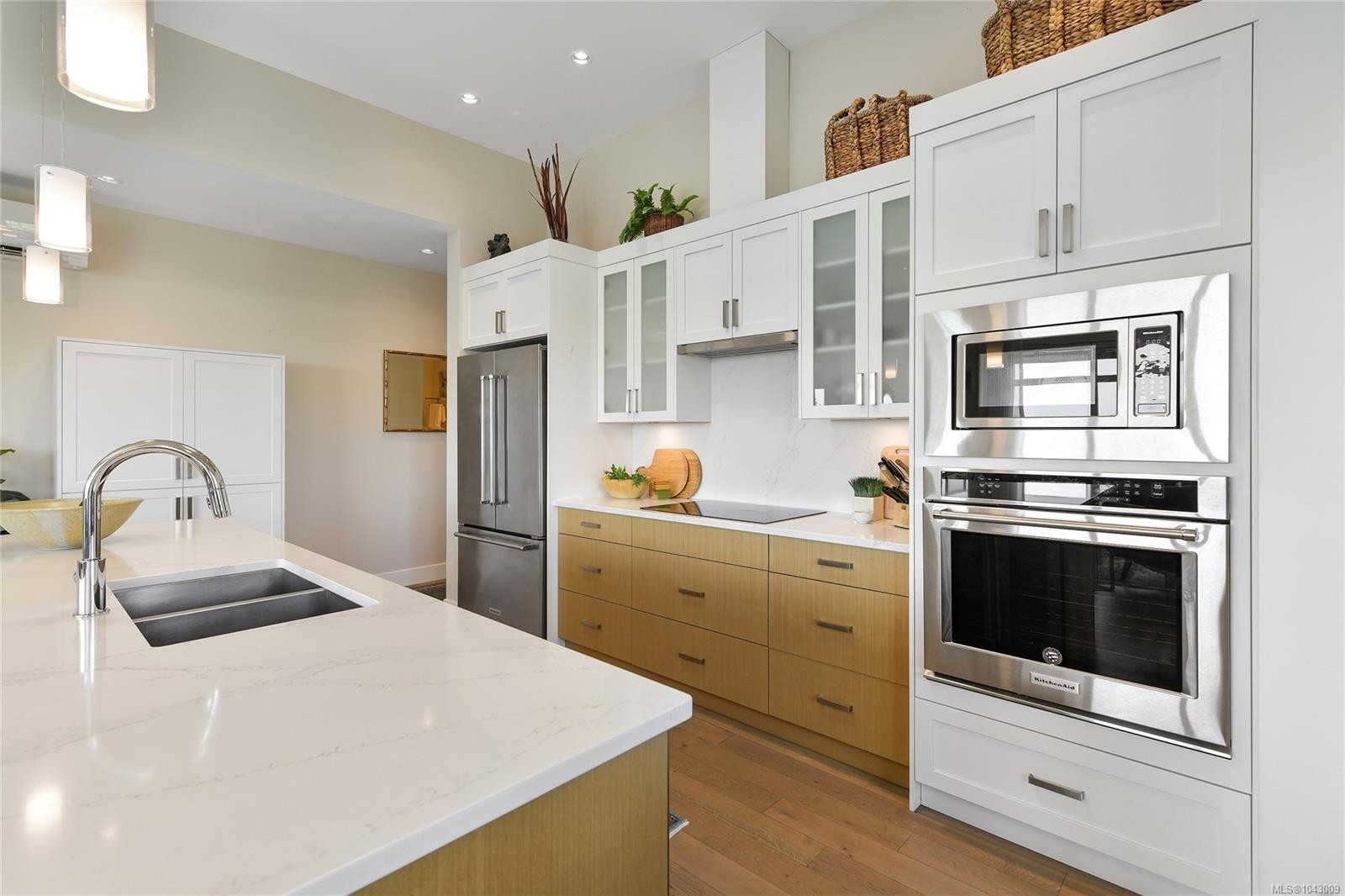 #401-9710 Fourth St, Sidney, BC