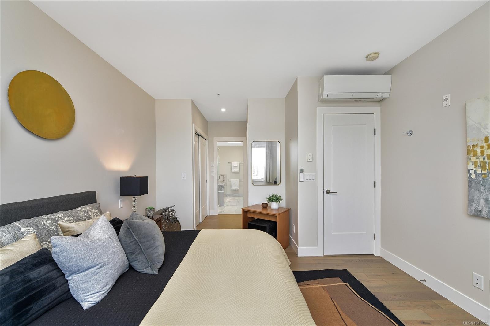 #401-9710 Fourth St, Sidney, BC