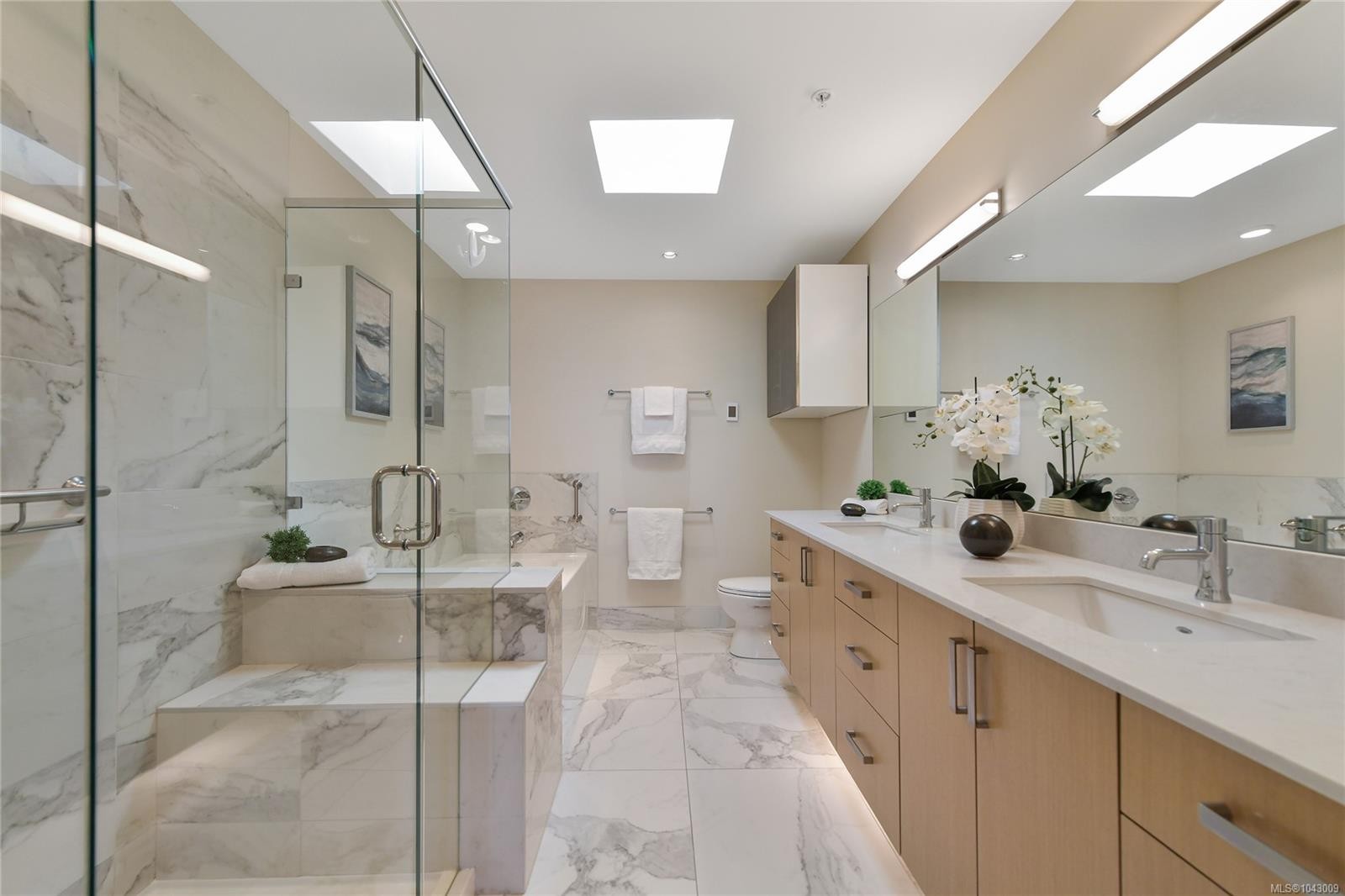 #401-9710 Fourth St, Sidney, BC