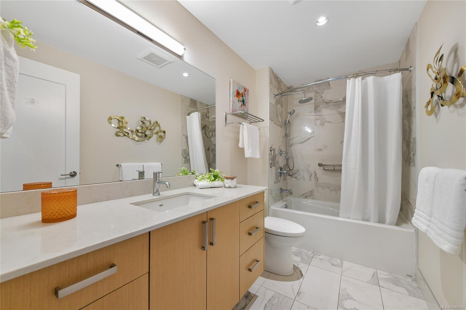#401-9710 Fourth St, Sidney, BC