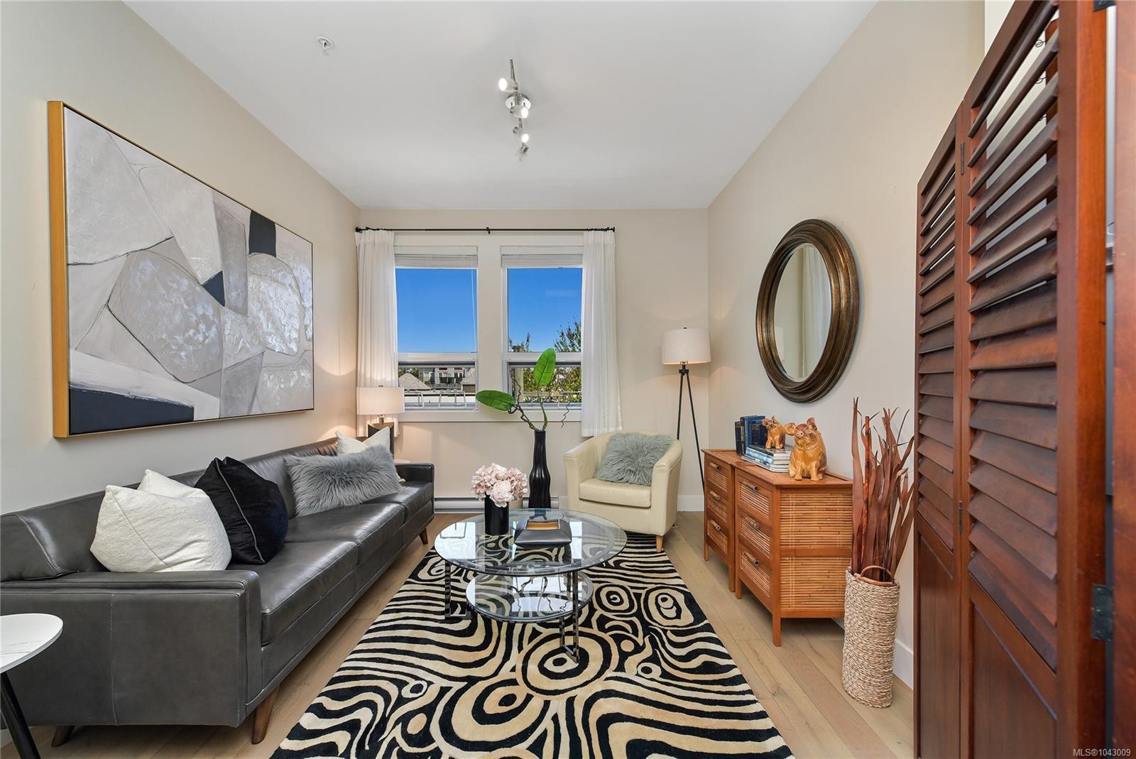 #401-9710 Fourth St, Sidney, BC