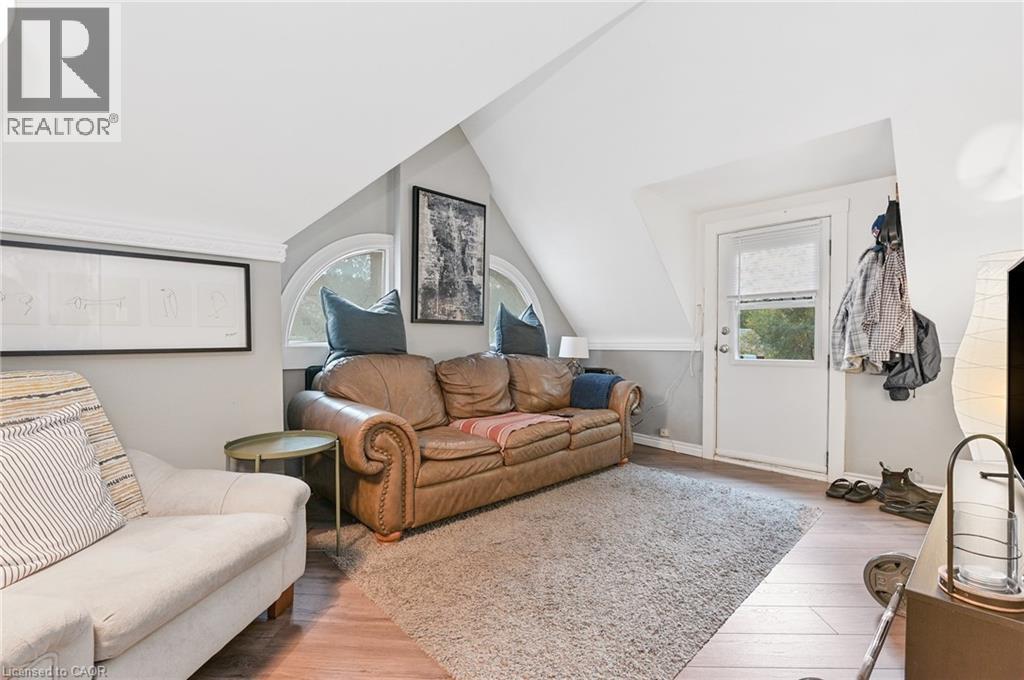 30 Ontario Avenue, Hamilton, ON - Indoor