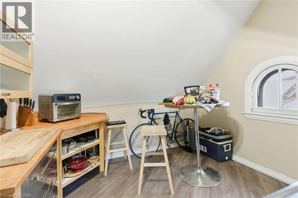 30 Ontario Avenue, Hamilton, ON - Indoor