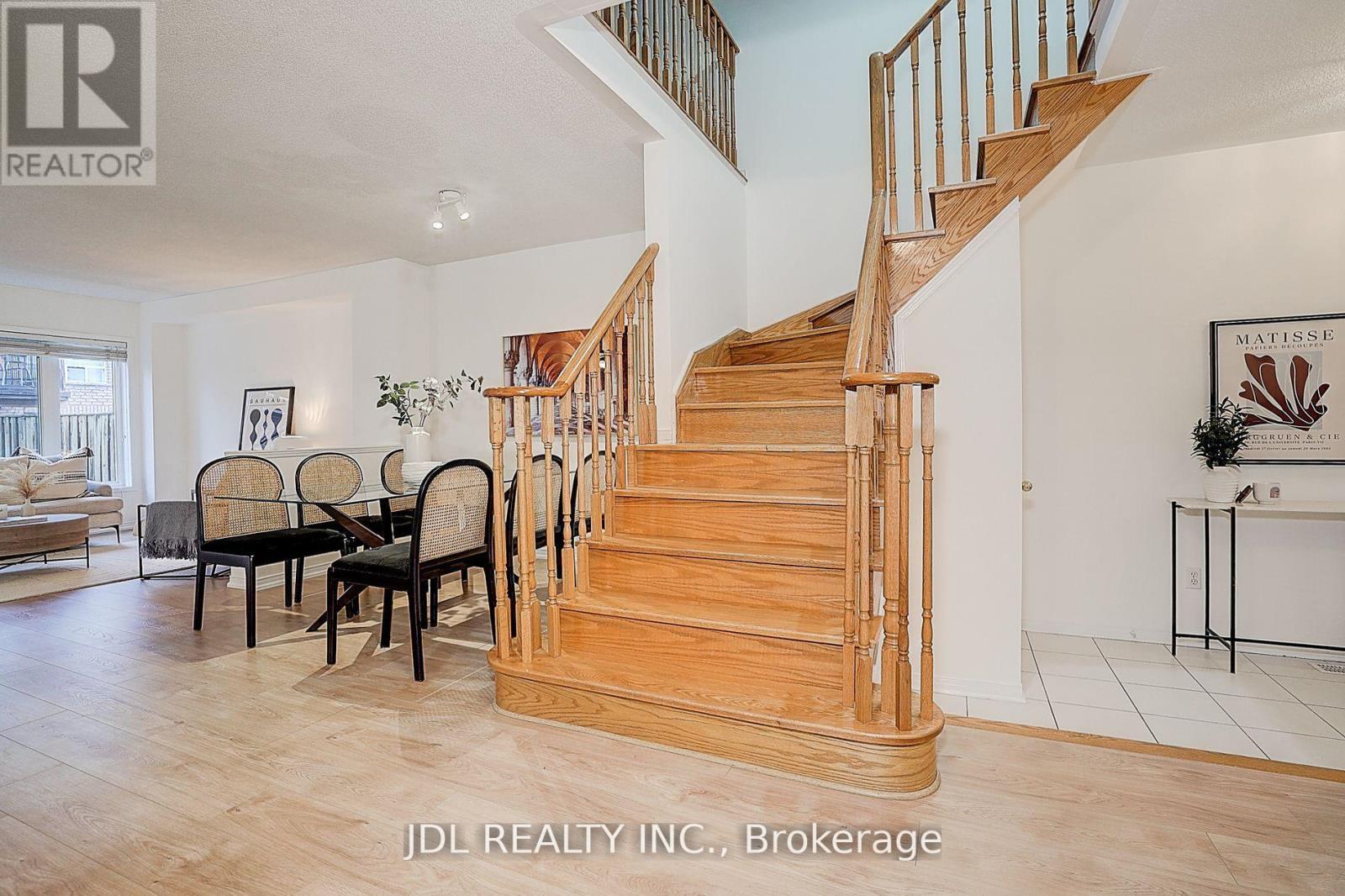 47 Millcliff Circle, Aurora, ON