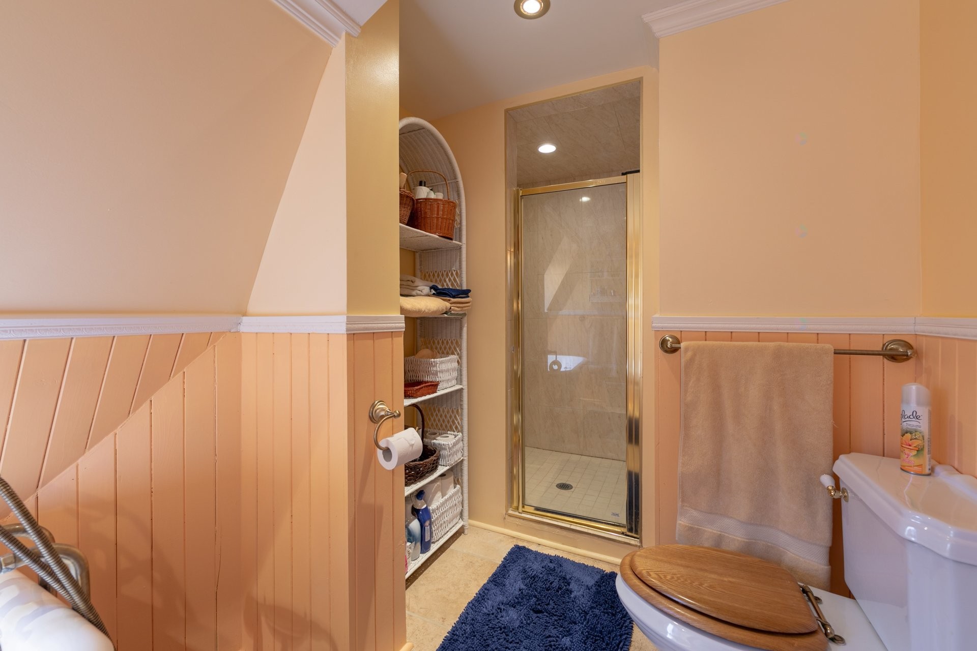 Salle de bains attenante à la CCP - 12 Av. St-Joachim, Pointe-Claire, QC - Indoor Photo Showing Bathroom