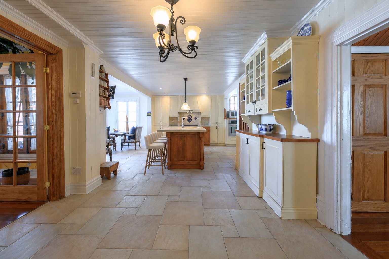 Cuisine - 12 Av. St-Joachim, Pointe-Claire, QC - Indoor Photo Showing Other Room