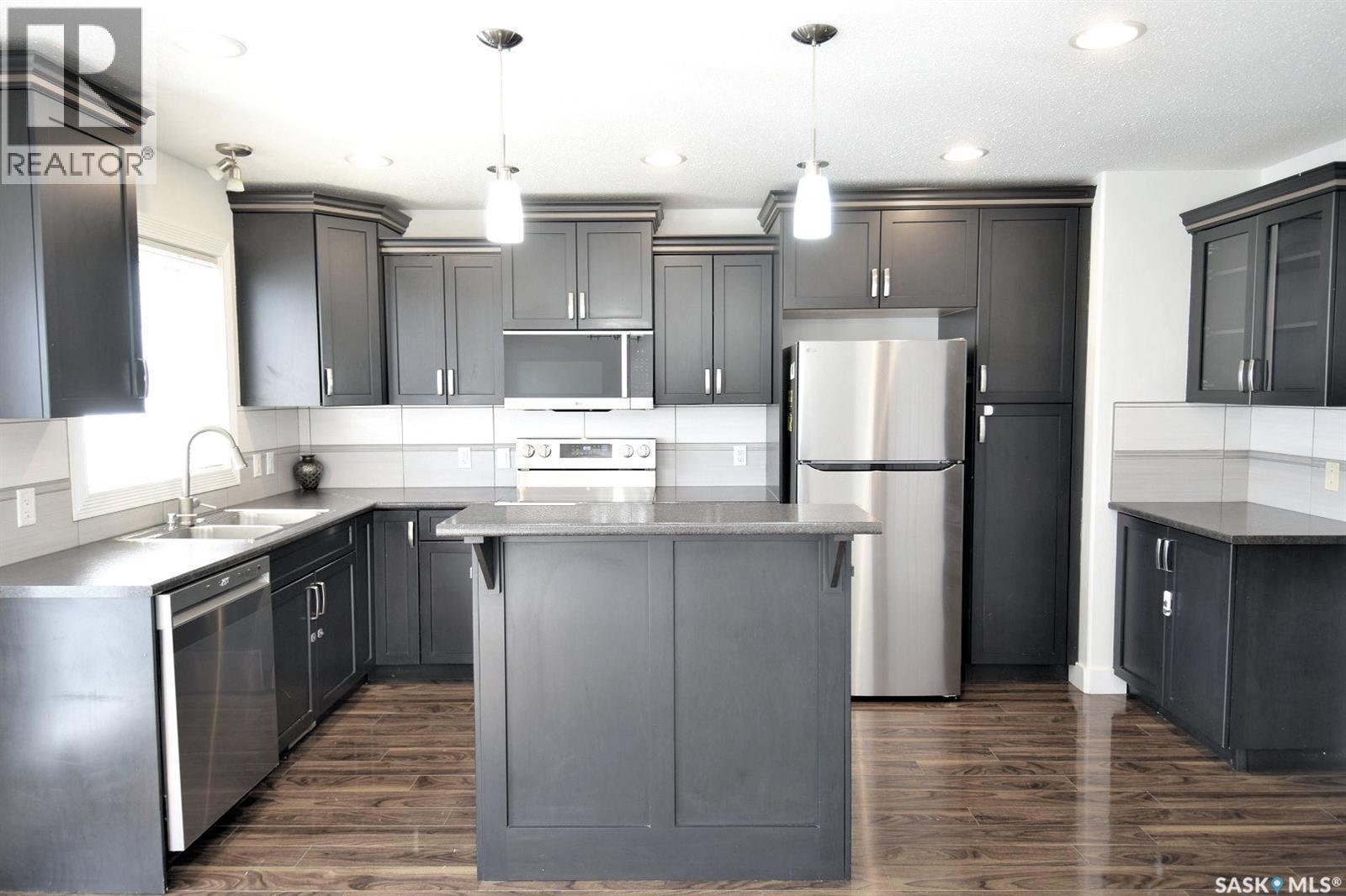 242 Geary Crescent, Saskatoon, SK