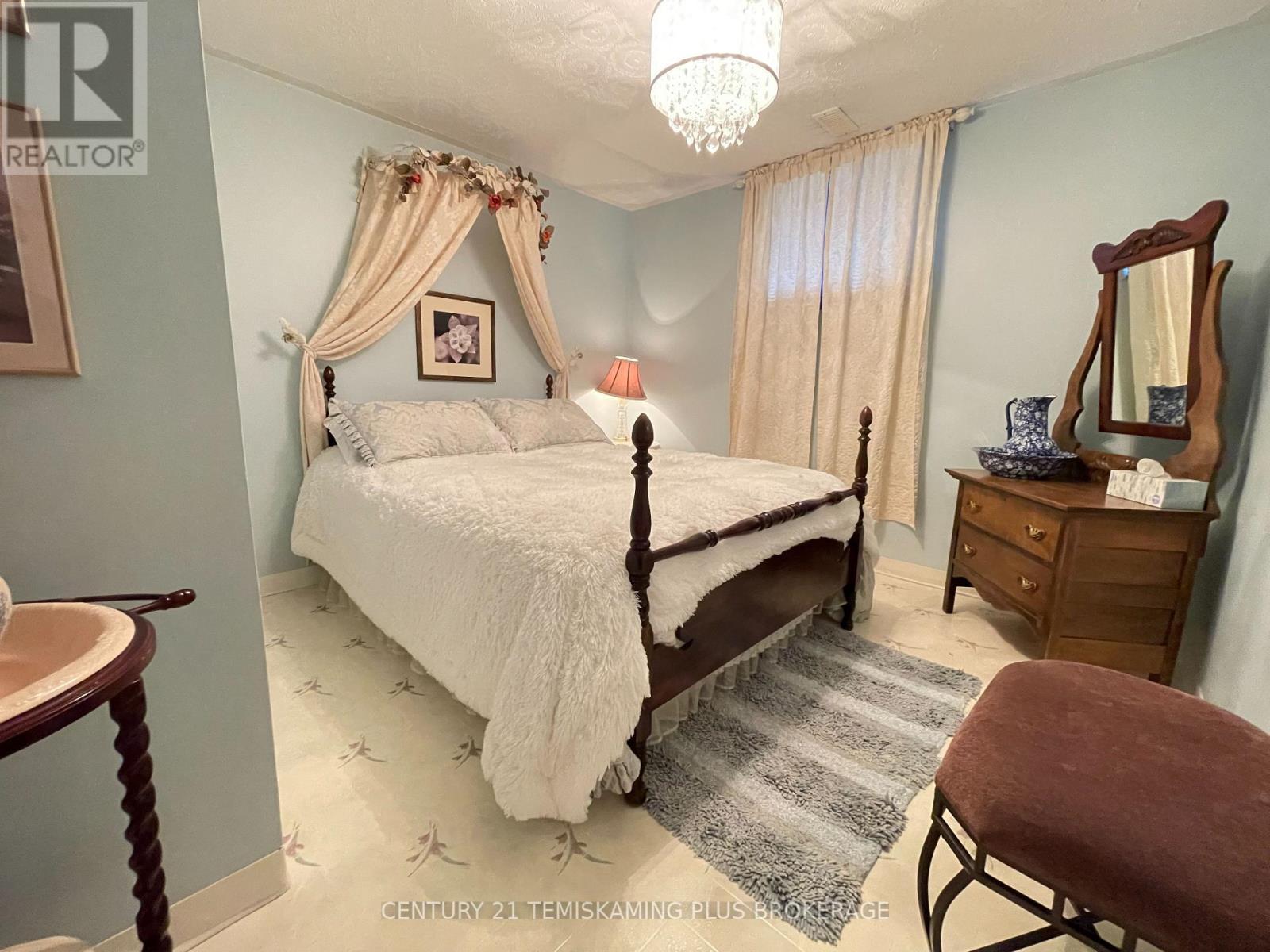 23 Twelfth Street E, Armstrong (Earlton), ON
