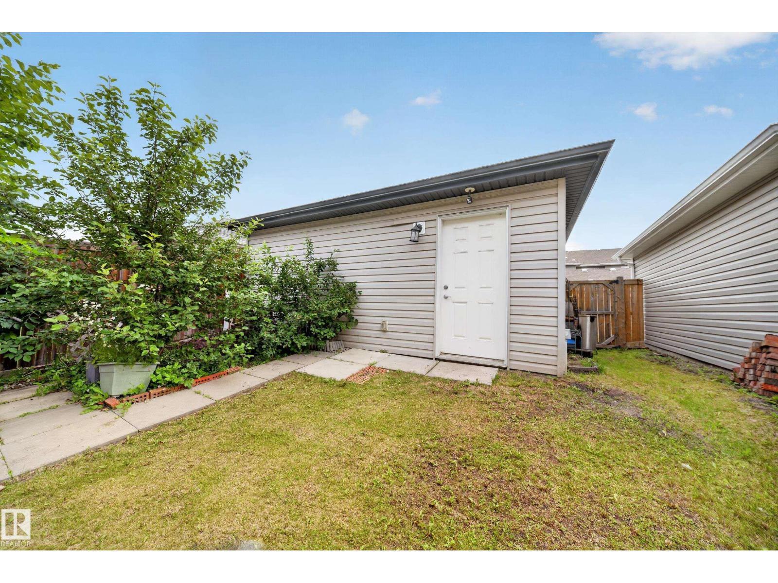 227 Cy Becker Blvd Nw, Edmonton, AB