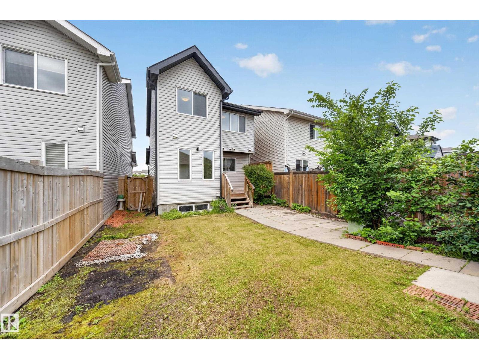 227 Cy Becker Blvd Nw, Edmonton, AB