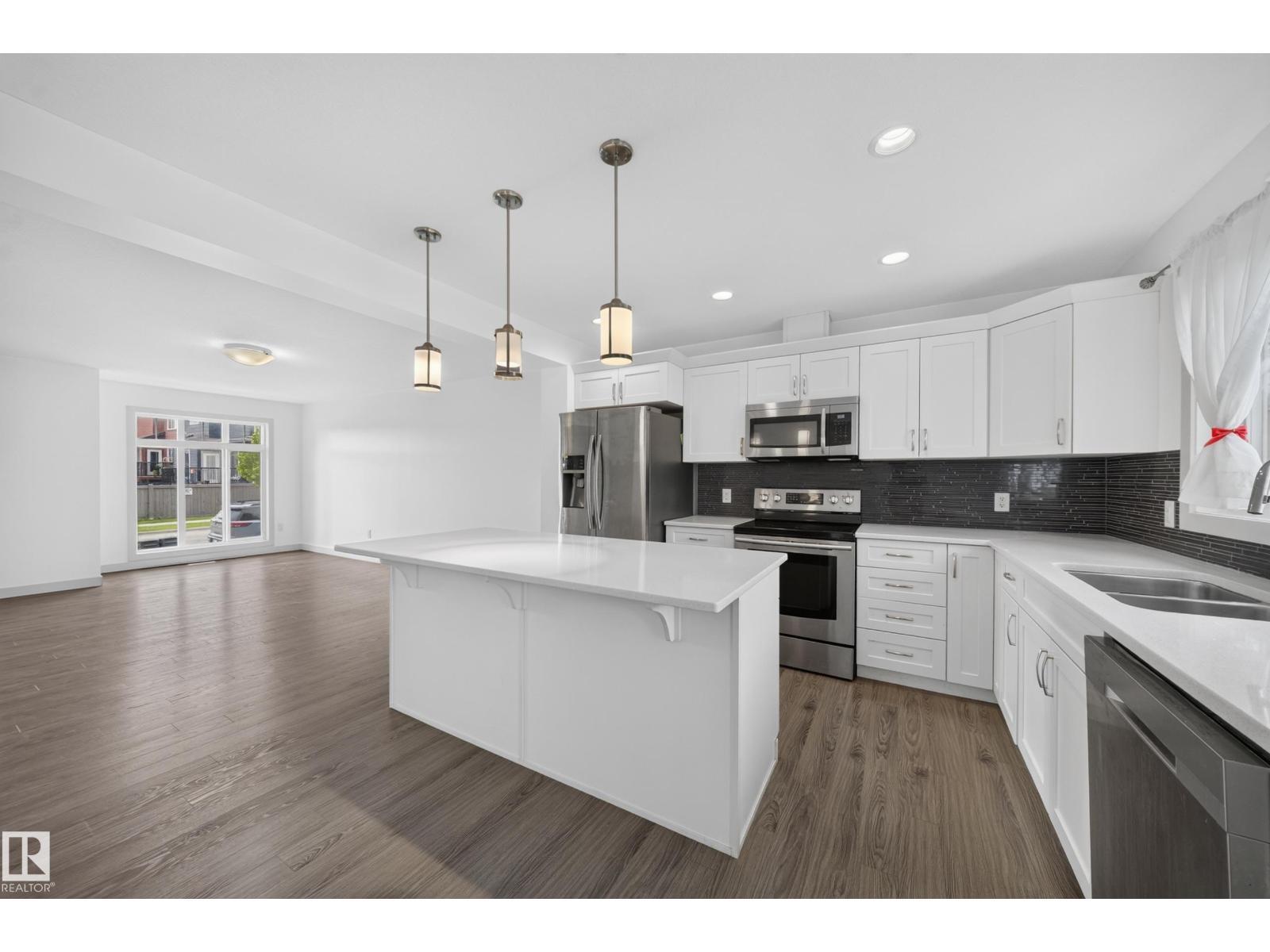 227 Cy Becker Blvd Nw, Edmonton, AB