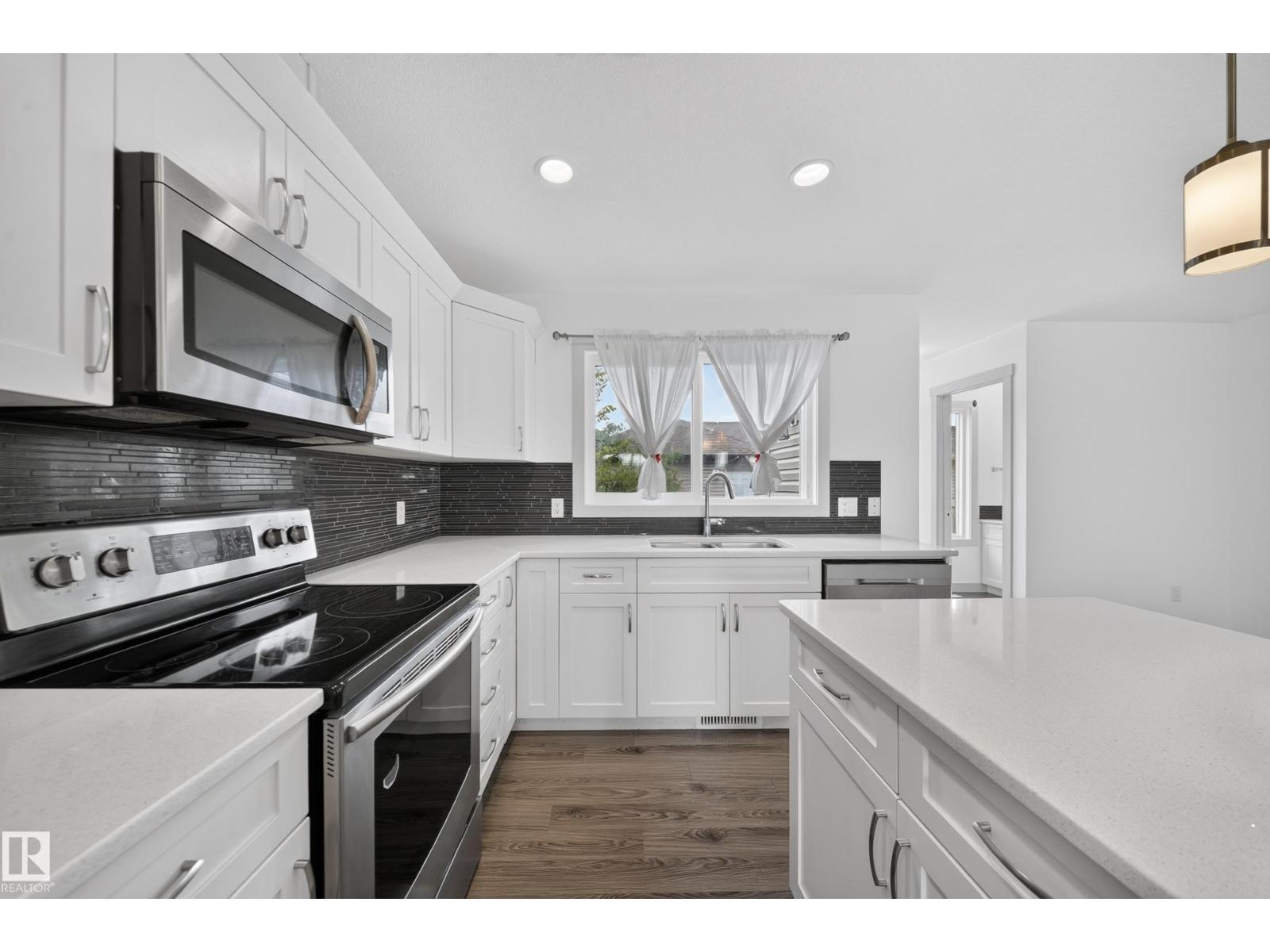 227 Cy Becker Blvd Nw, Edmonton, AB
