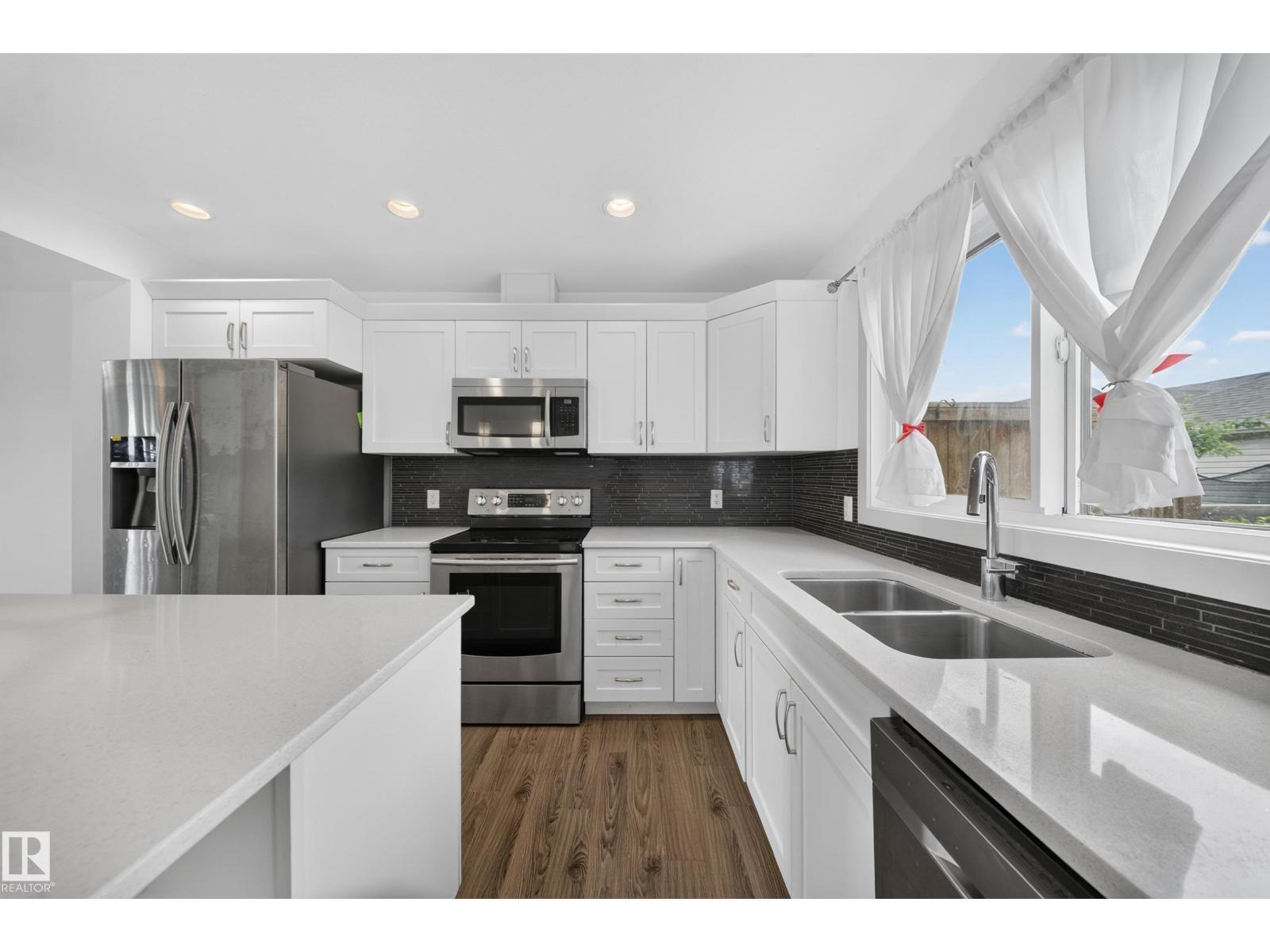 227 Cy Becker Blvd Nw, Edmonton, AB