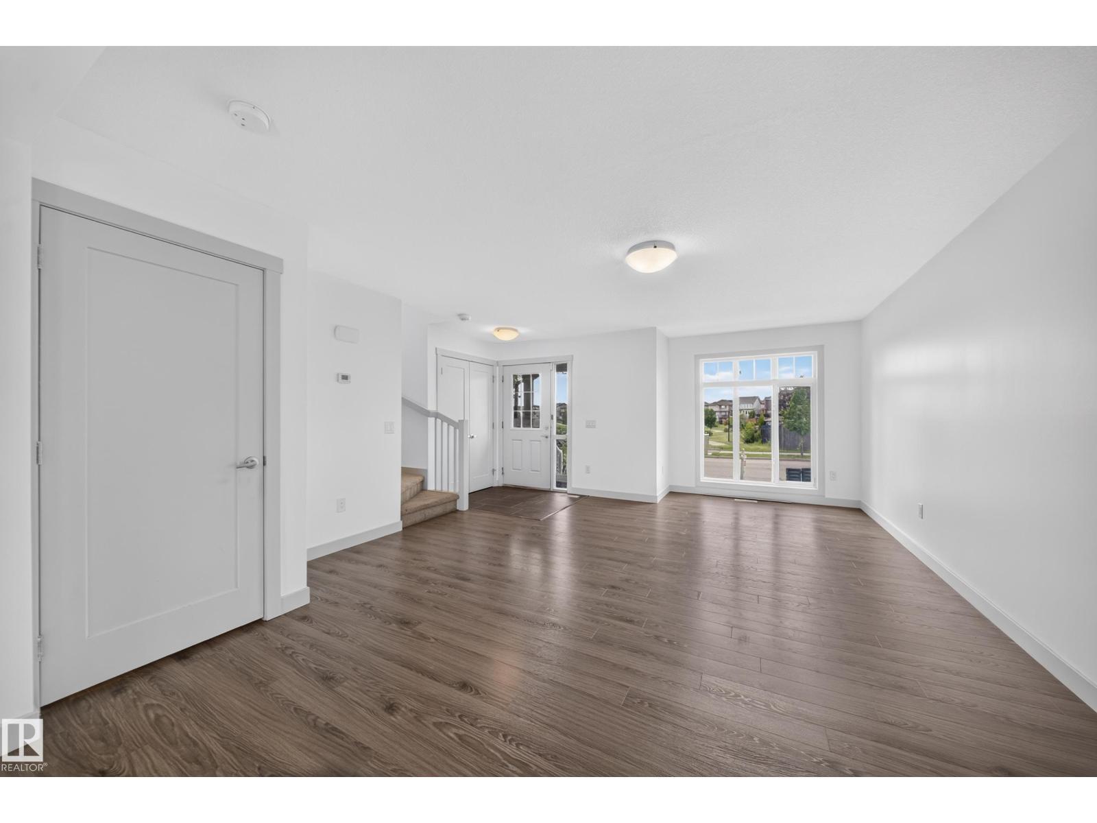 227 Cy Becker Blvd Nw, Edmonton, AB