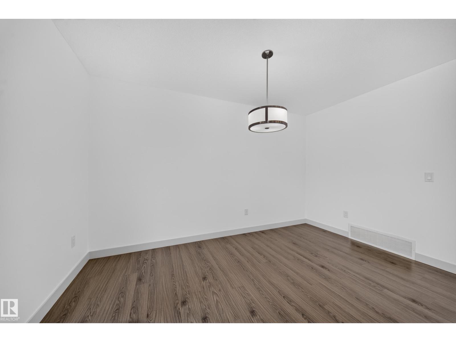 227 Cy Becker Blvd Nw, Edmonton, AB