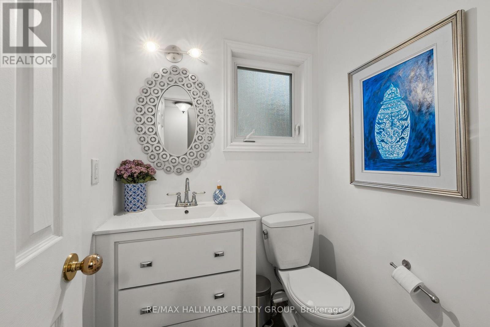 Powder room between main level and basement - 29 Depper Place, Ottawa, ON