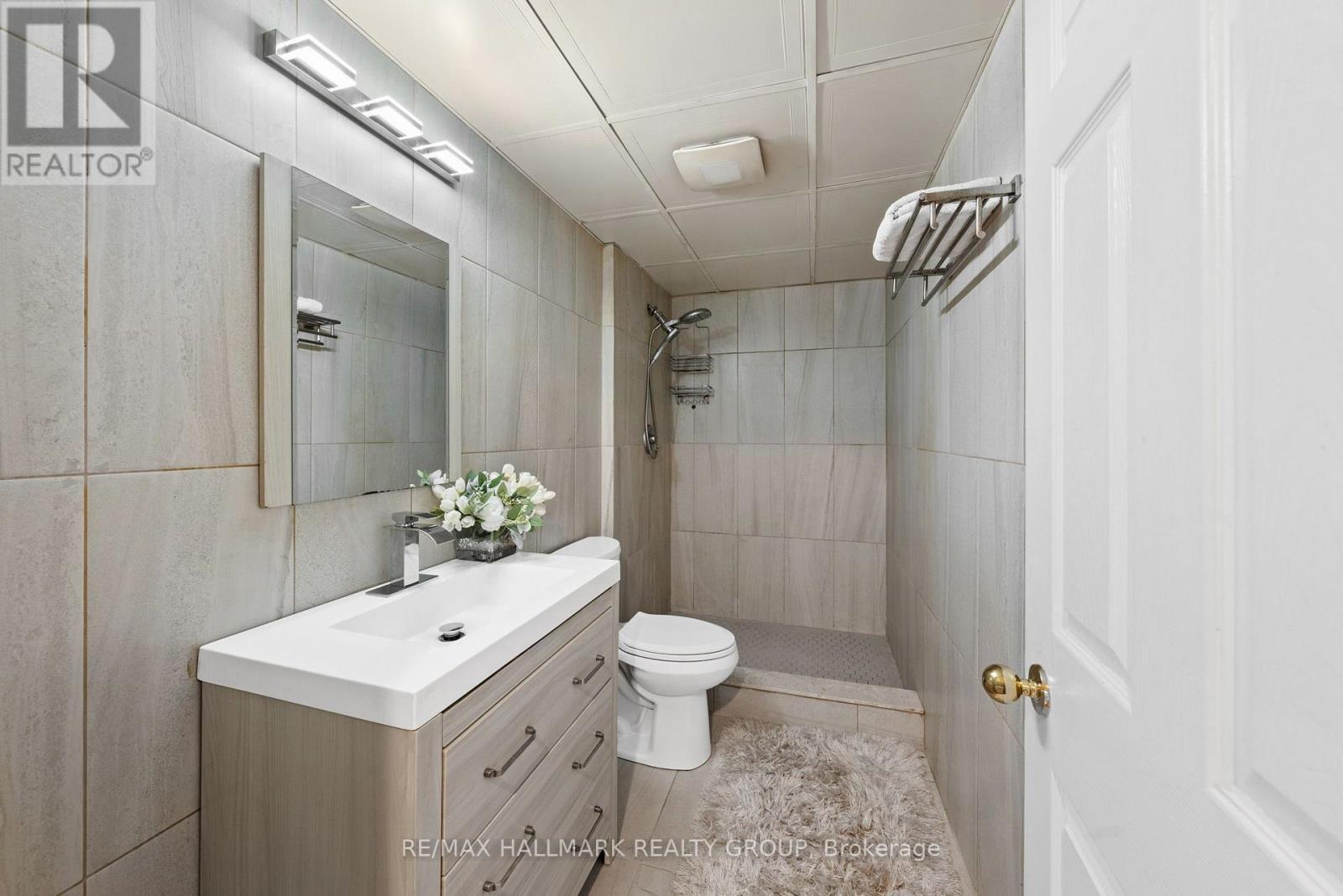 Basement 3 pce bath - 29 Depper Place, Ottawa, ON