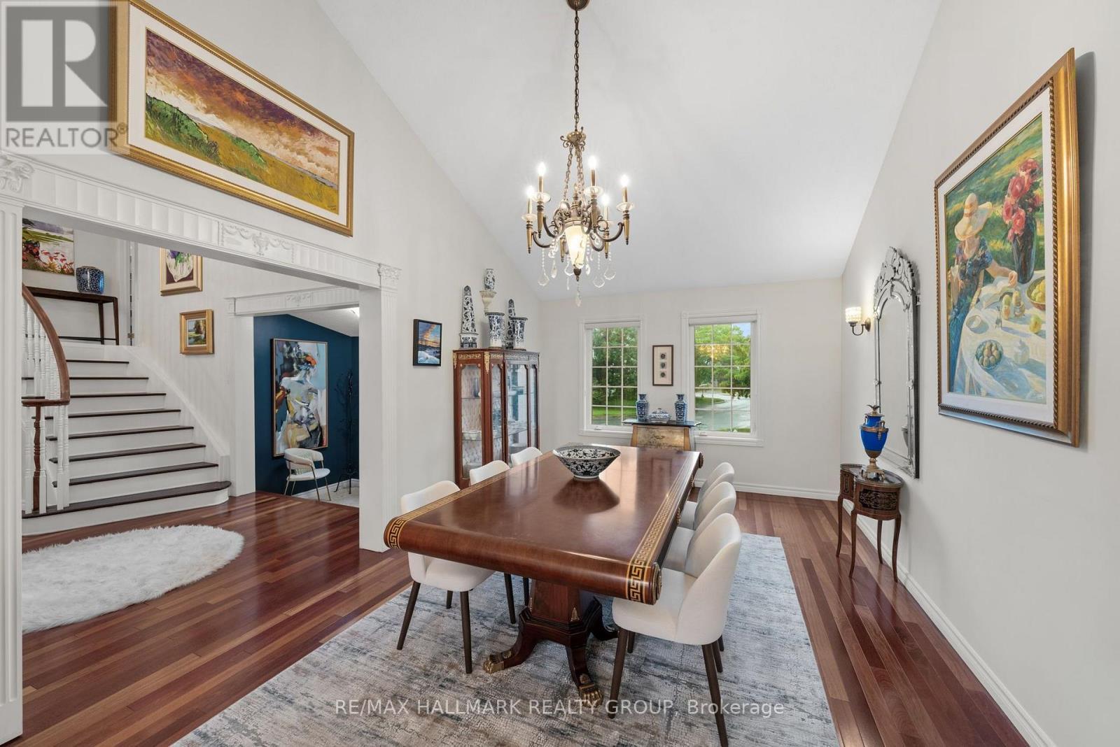 Formal dining room with cathedral ceilings - 29 Depper Place, Ottawa, ON