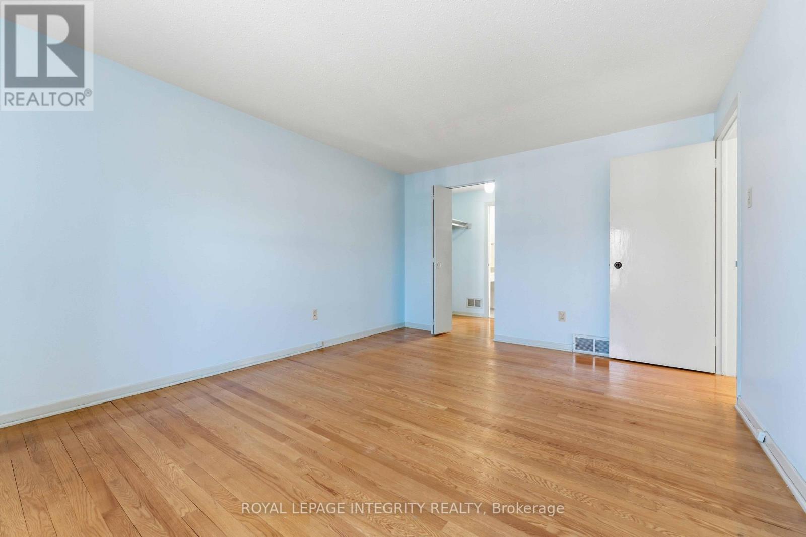 1842 Playfair Drive, Ottawa, ON