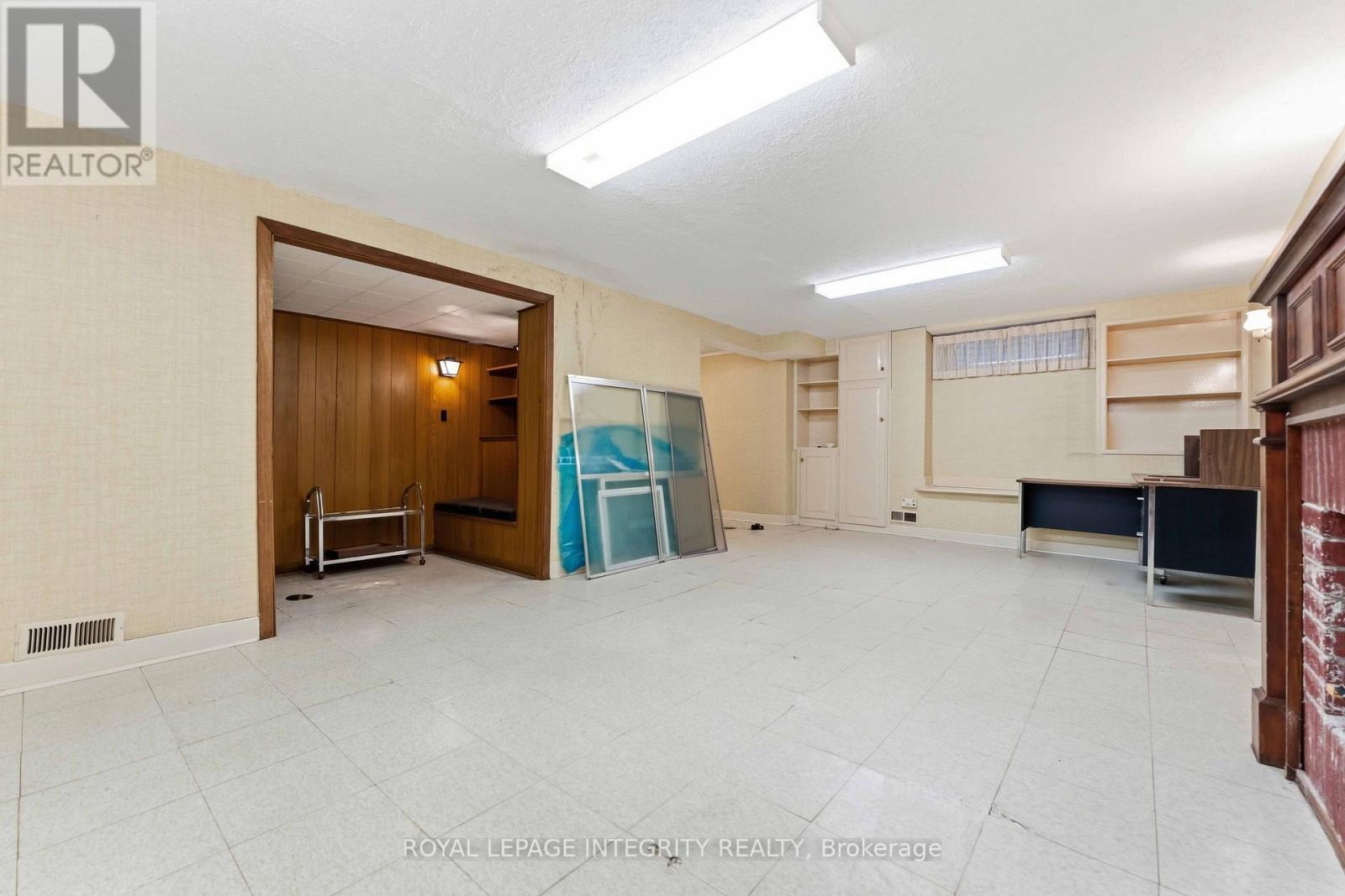1842 Playfair Drive, Ottawa, ON