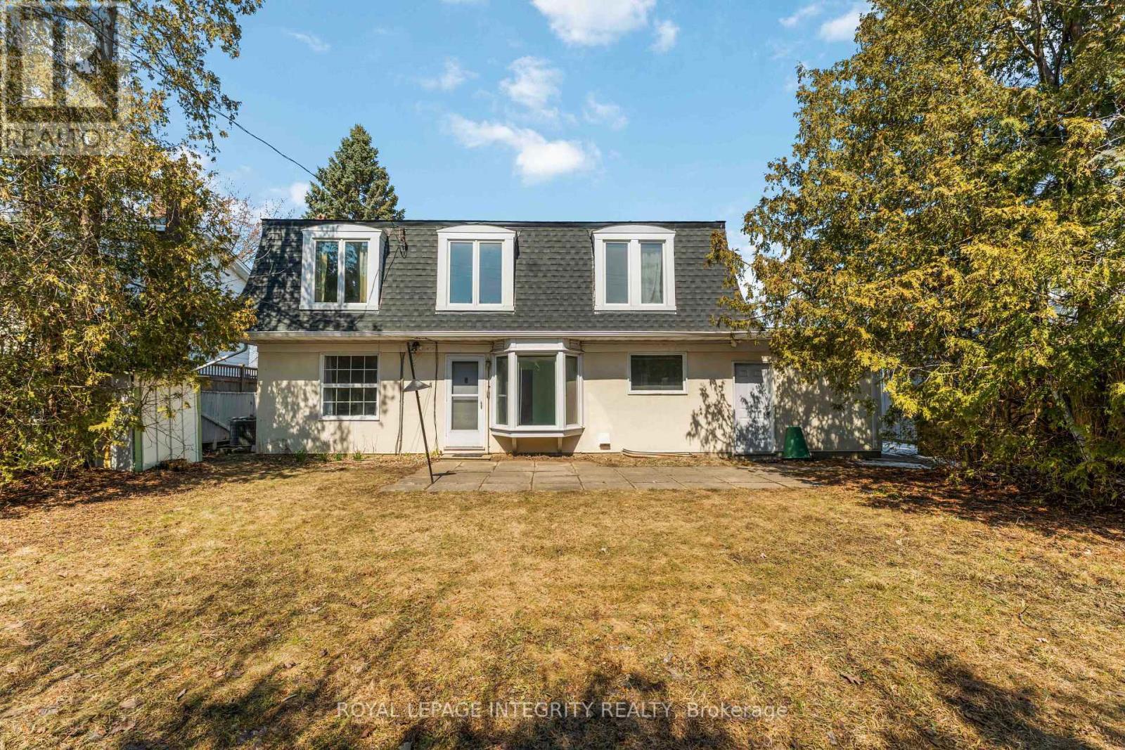 1842 Playfair Drive, Ottawa, ON