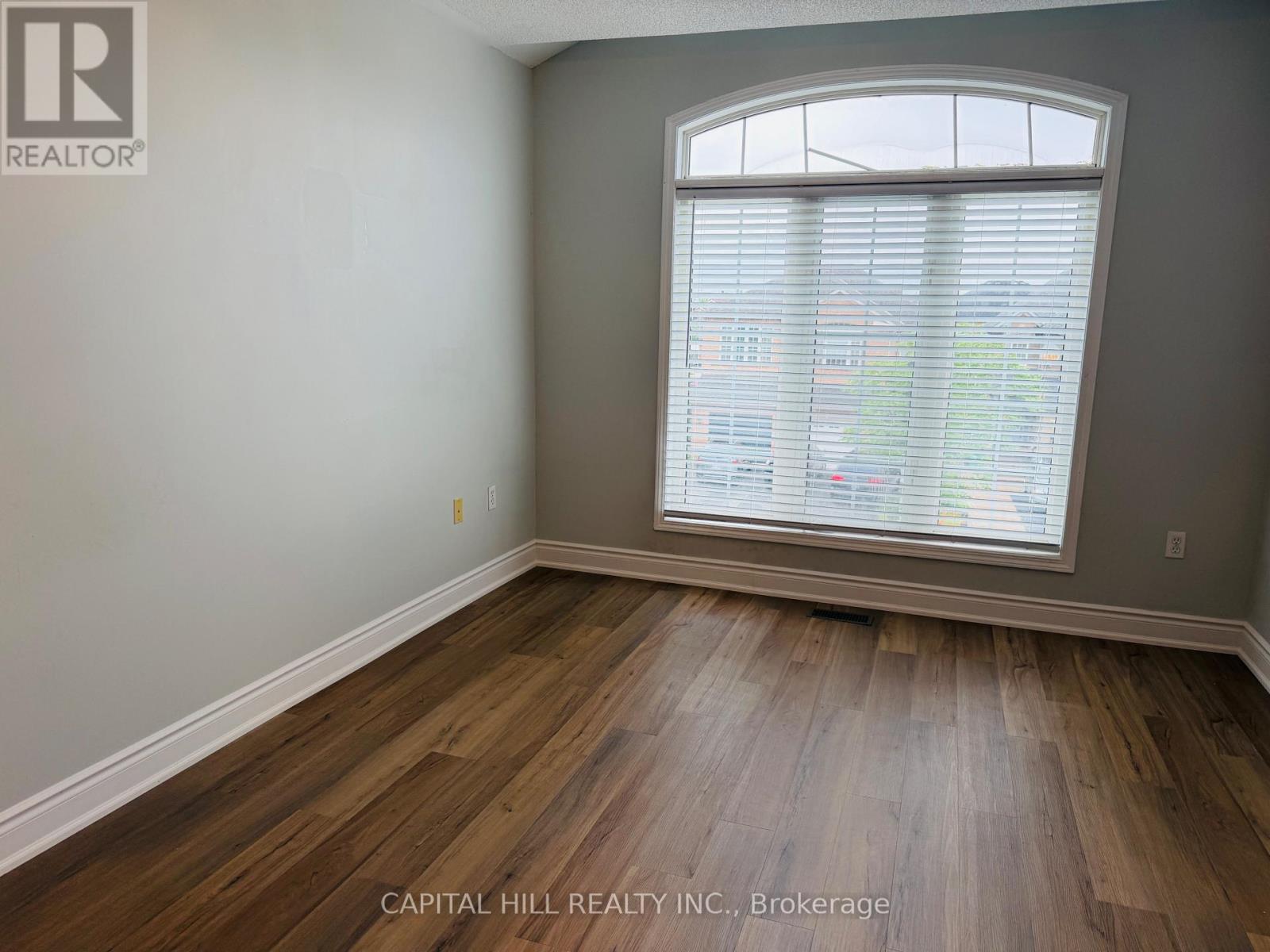 Upper - 5959 Stonebriar Crescent, Mississauga, ON