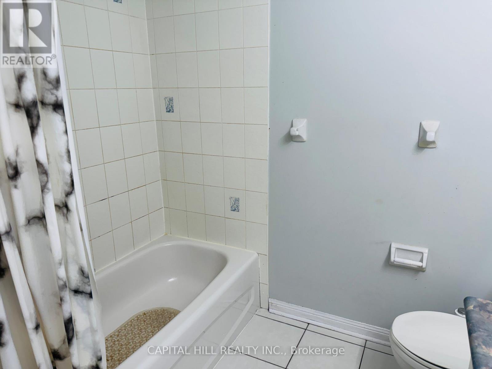 Upper - 5959 Stonebriar Crescent, Mississauga, ON