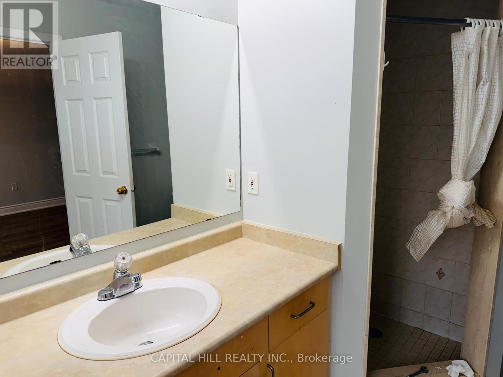 Upper - 5959 Stonebriar Crescent, Mississauga, ON