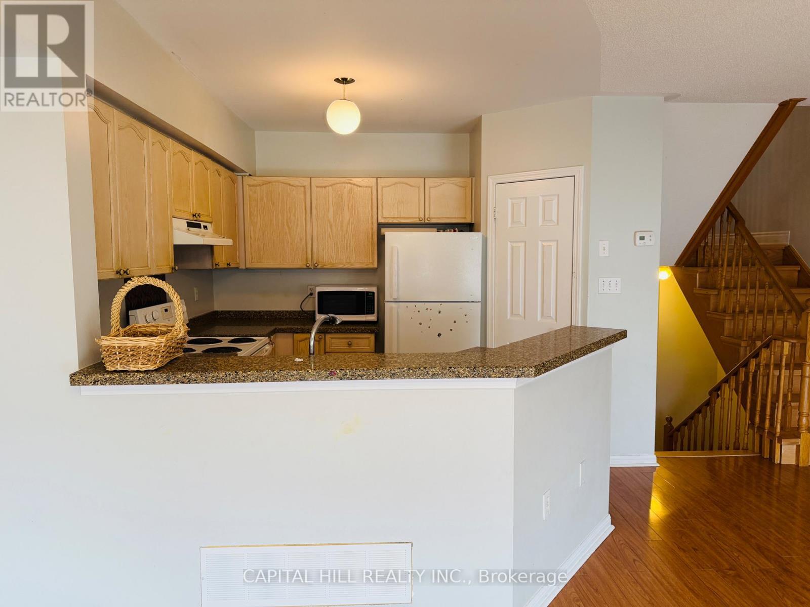 Upper - 5959 Stonebriar Crescent, Mississauga, ON