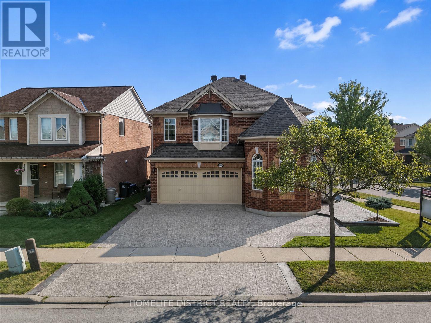 901 Bennett Boulevard, Milton, ON - Outdoor With Facade