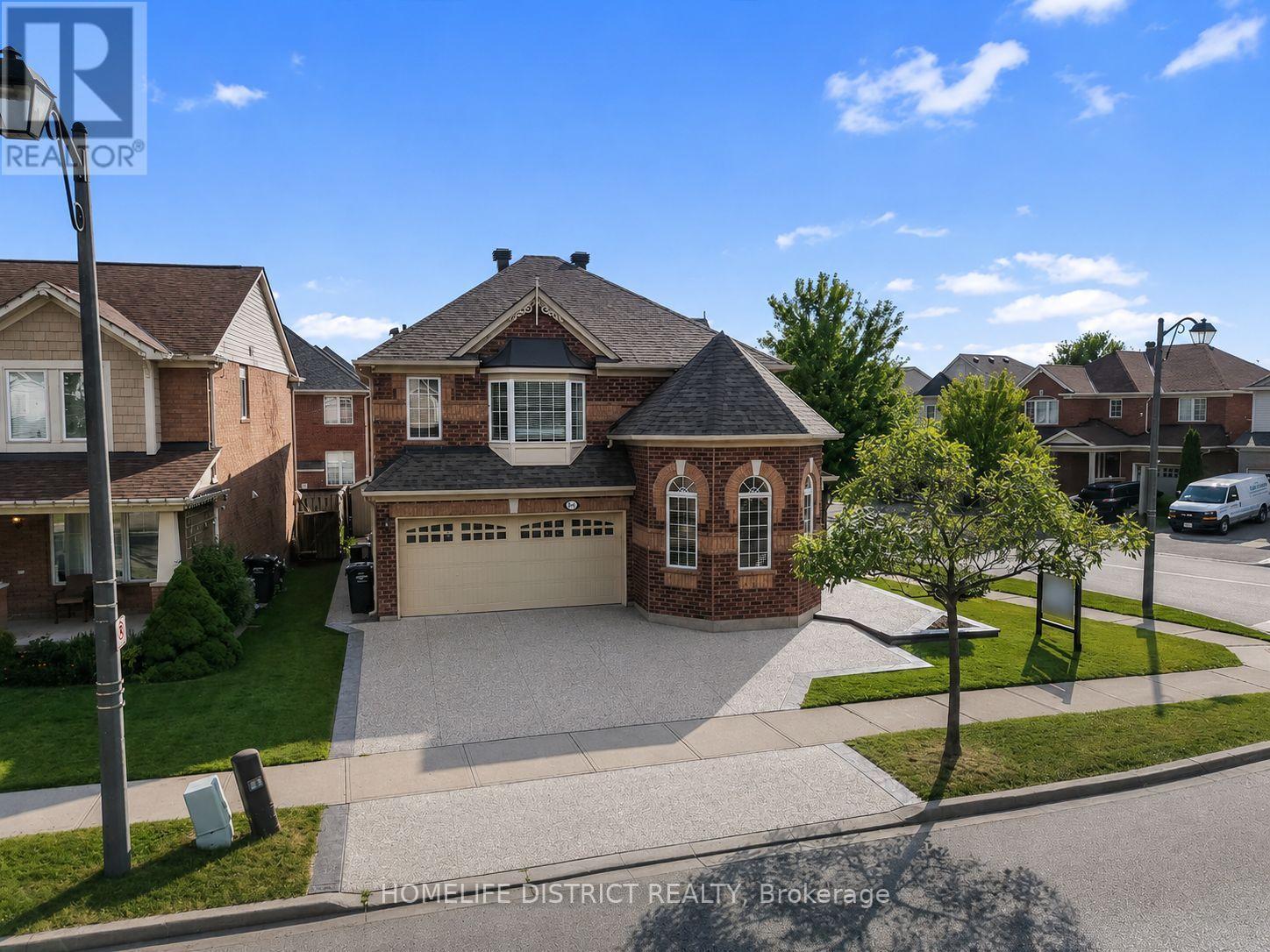 901 Bennett Boulevard, Milton, ON - Outdoor With Facade