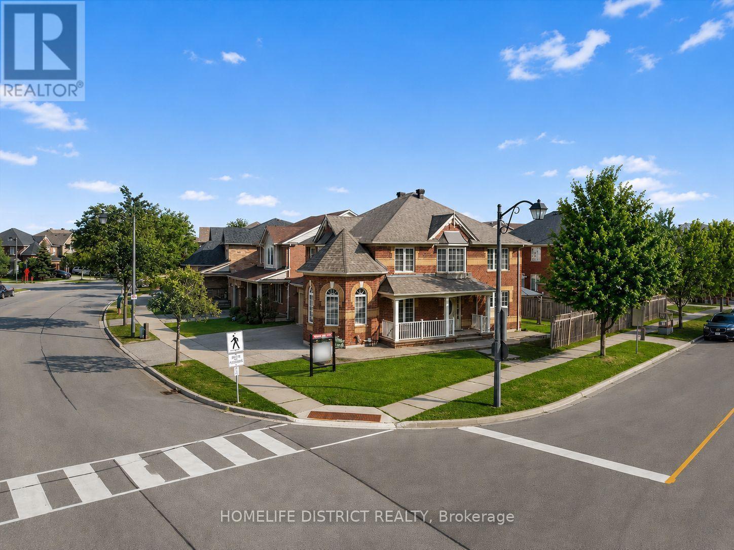 901 Bennett Boulevard, Milton, ON - Outdoor With Facade