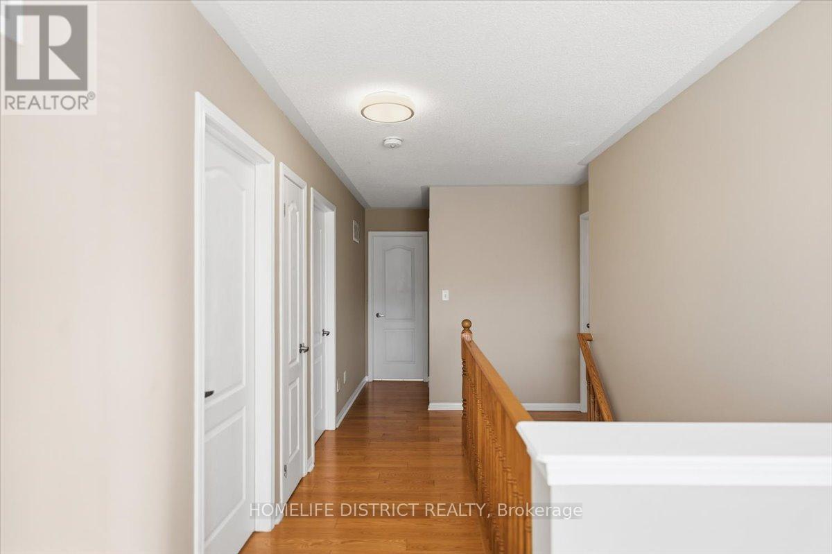 901 Bennett Boulevard, Milton, ON - Indoor Photo Showing Other Room