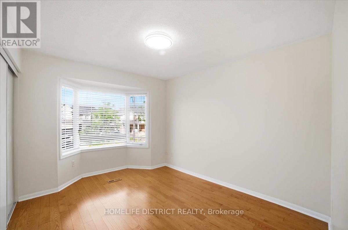901 Bennett Boulevard, Milton, ON - Indoor Photo Showing Other Room