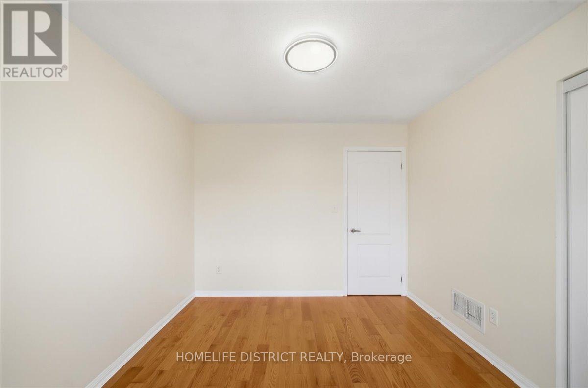 901 Bennett Boulevard, Milton, ON - Indoor Photo Showing Other Room