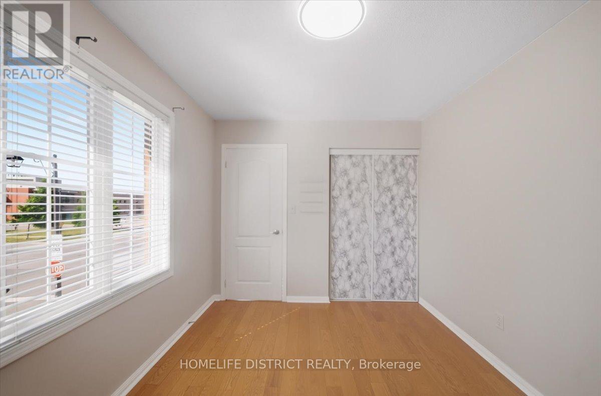 901 Bennett Boulevard, Milton, ON - Indoor Photo Showing Other Room