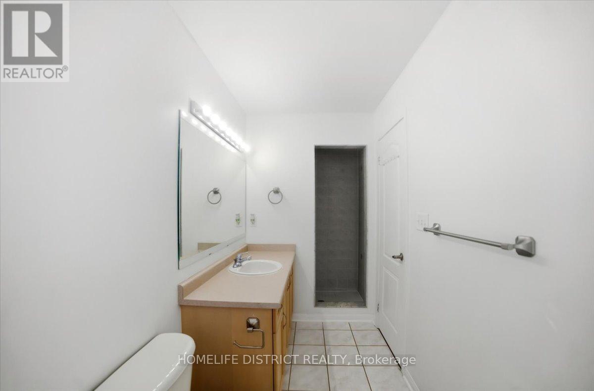 901 Bennett Boulevard, Milton, ON - Indoor Photo Showing Bathroom