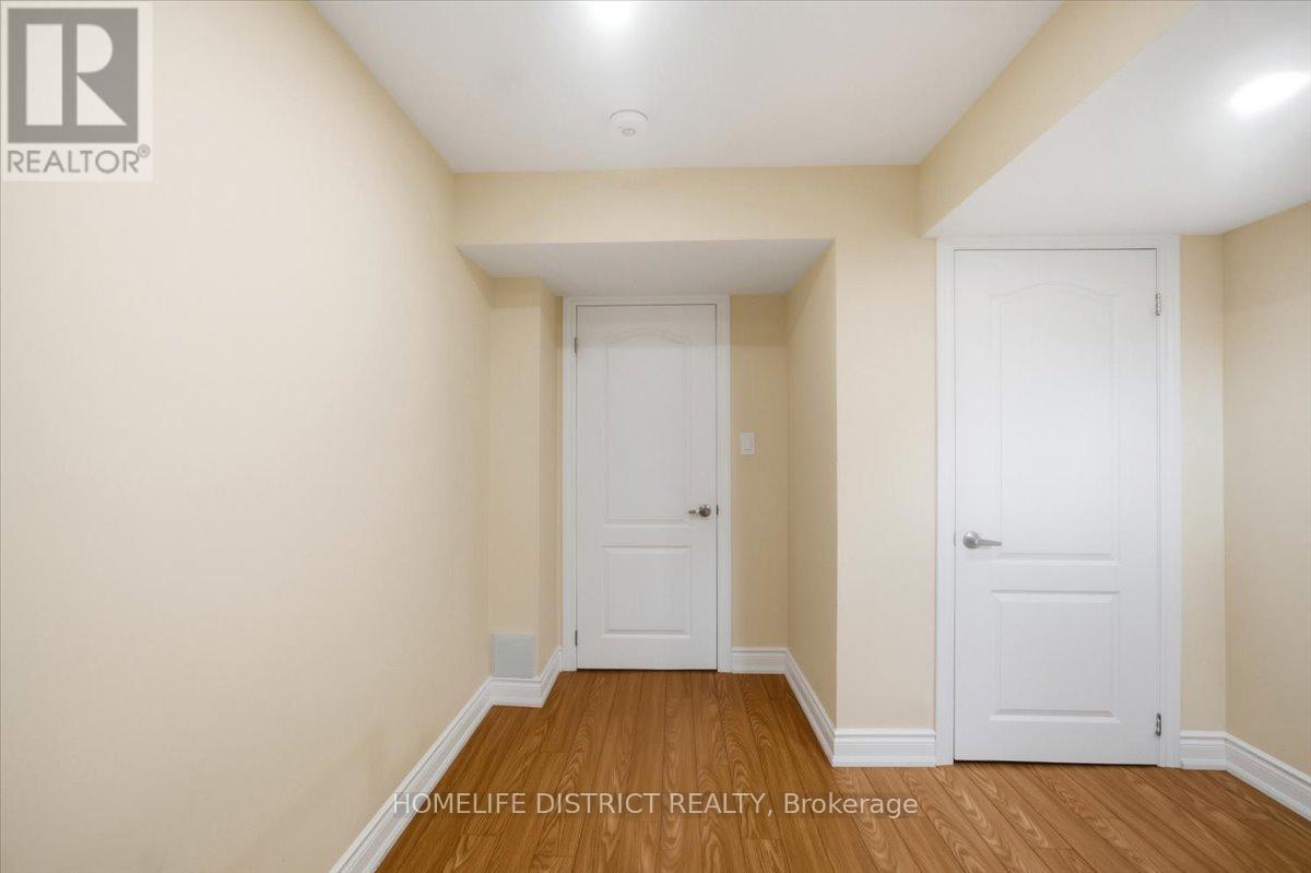 901 Bennett Boulevard, Milton, ON - Indoor Photo Showing Other Room