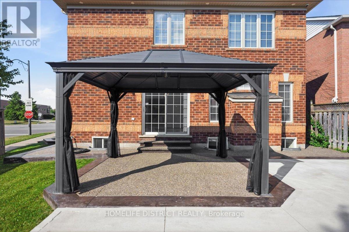 901 Bennett Boulevard, Milton, ON - Outdoor With Exterior