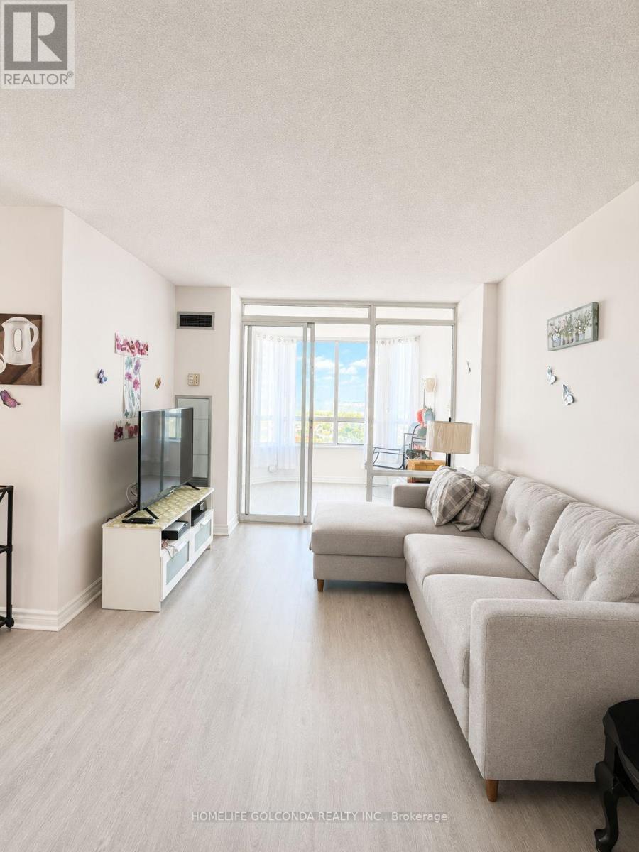 912 - 330 Alton Towers Circle, Toronto, ON