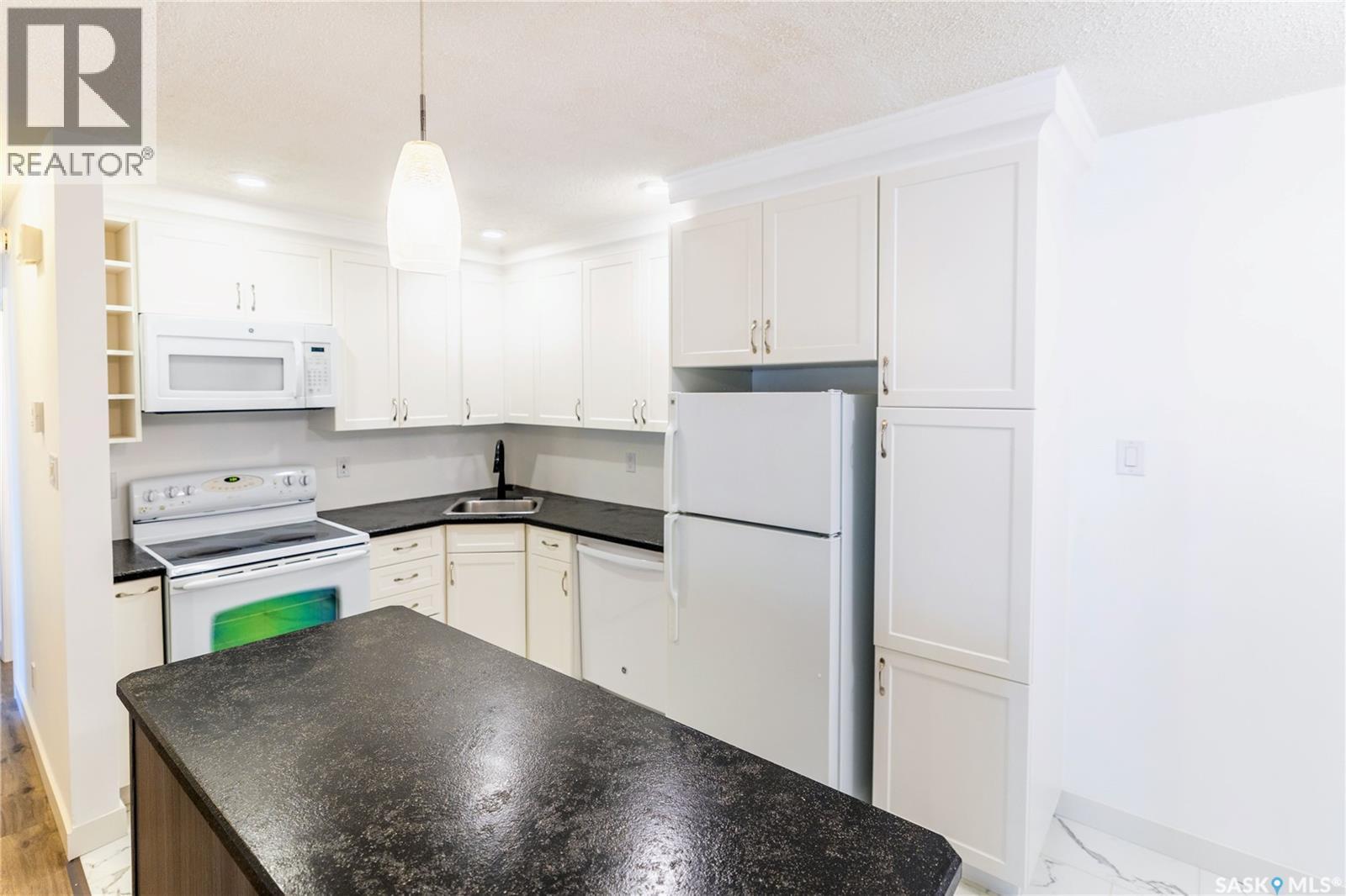 8 B Nollet Avenue, Regina, SK