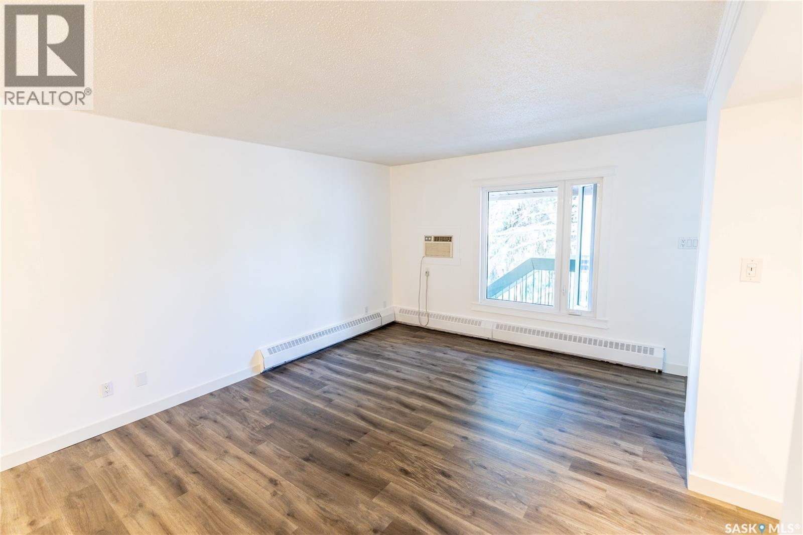 8 B Nollet Avenue, Regina, SK
