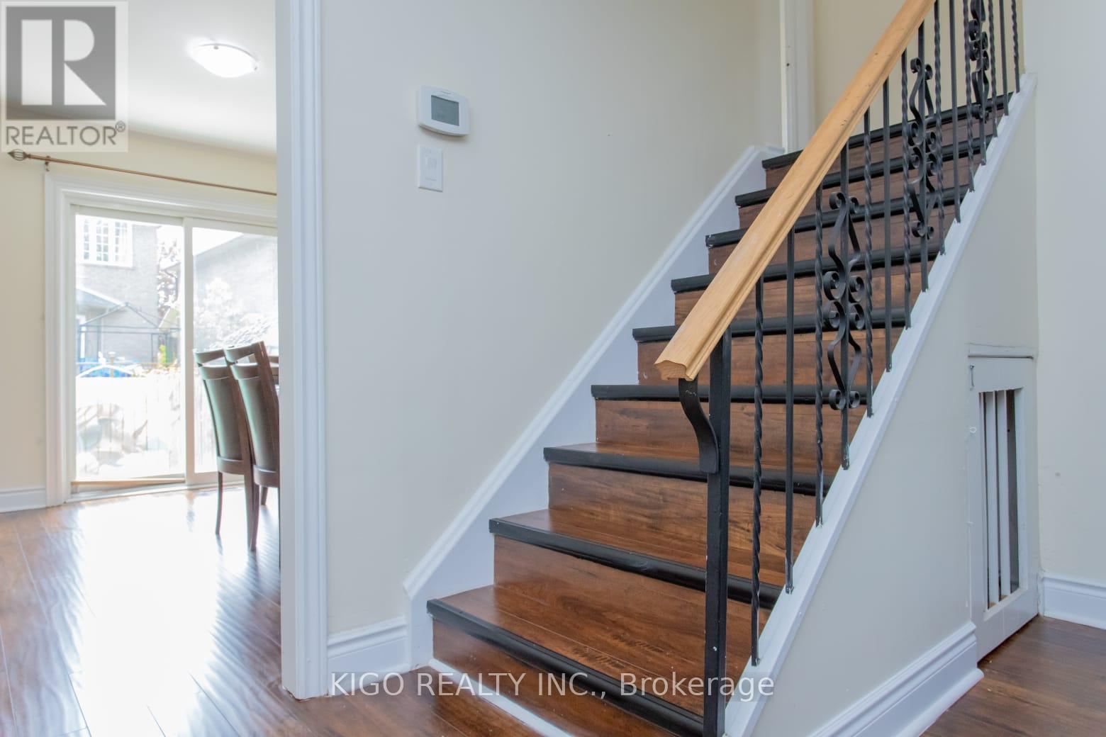 1328 Cawthra Road, Mississauga, ON