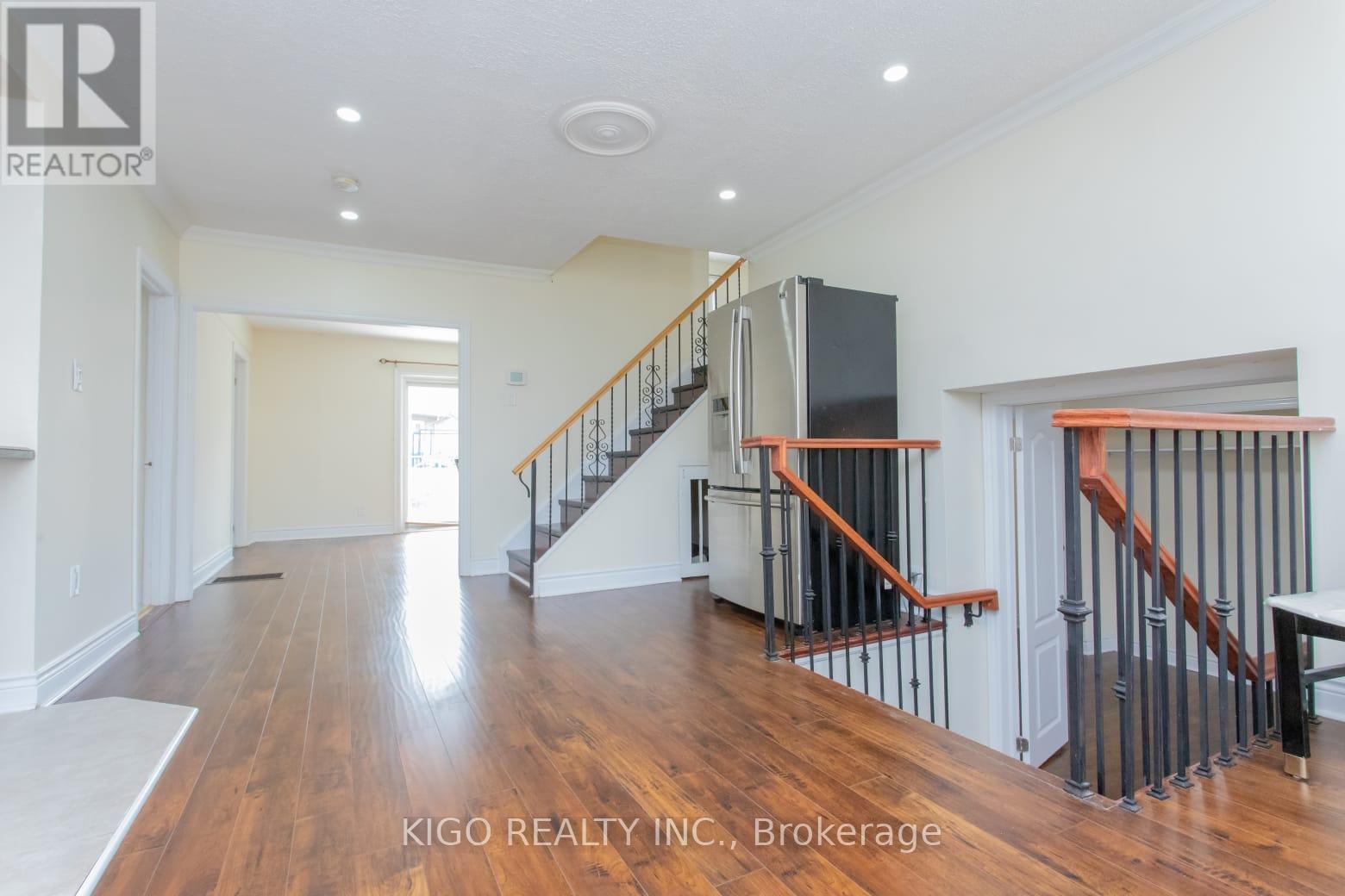 1328 Cawthra Road, Mississauga, ON