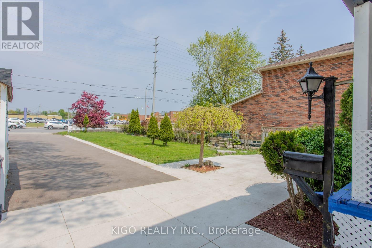 1328 Cawthra Road, Mississauga, ON