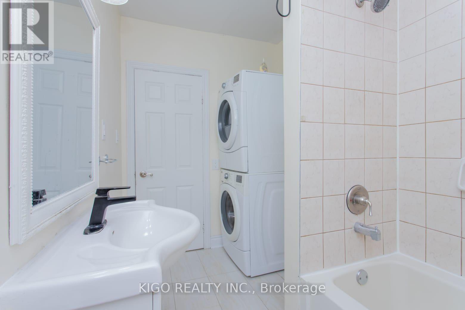 1328 Cawthra Road, Mississauga, ON